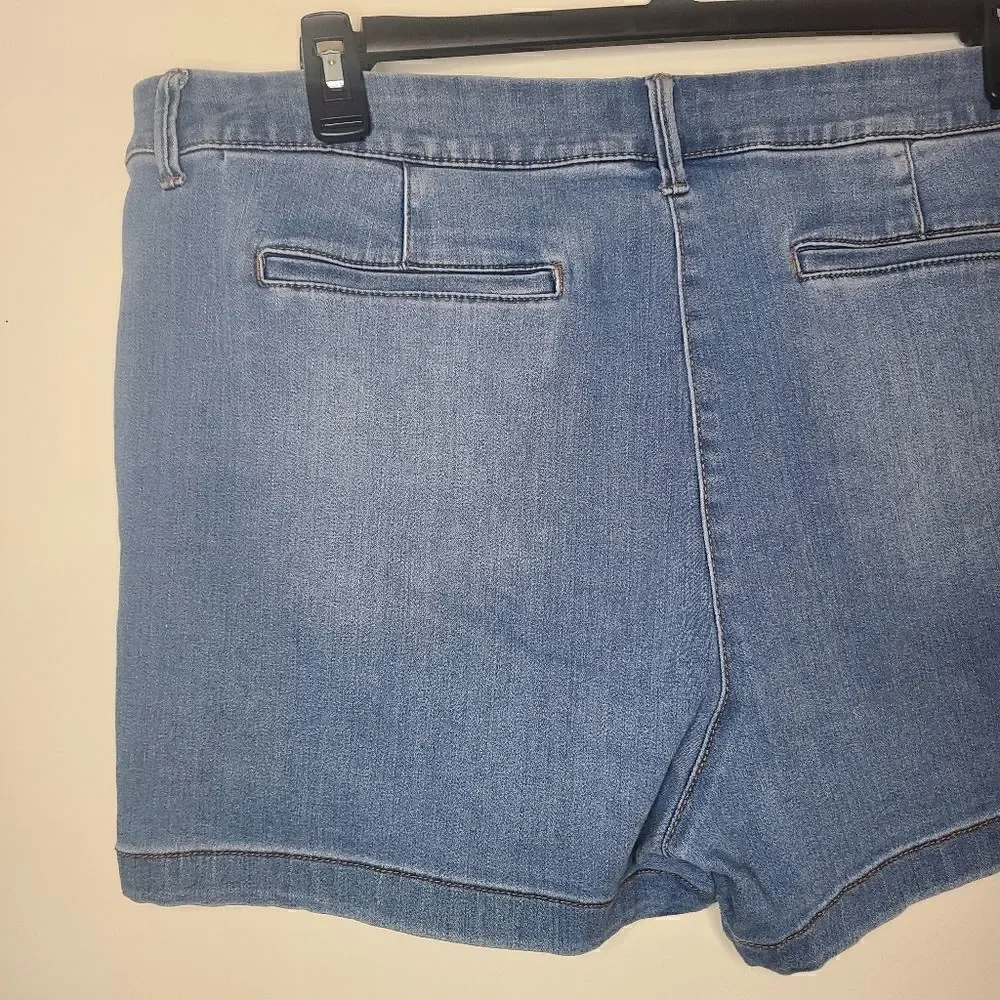 Sugar Magnolia Light Blue Denim Plus Size Shorts Size 18